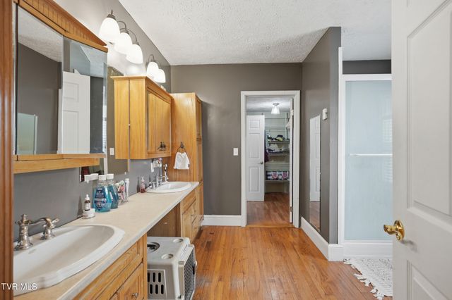 138 Luttie Banner Drive, Castlewood, VA 24224