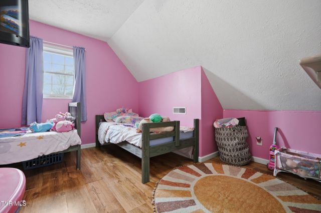 138 Luttie Banner Drive, Castlewood, VA 24224