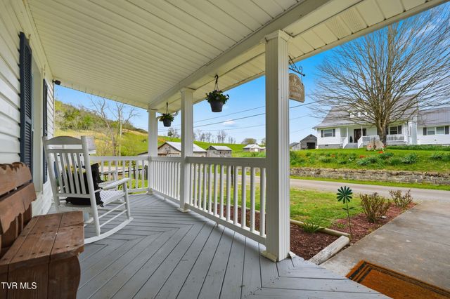 138 Luttie Banner Drive, Castlewood, VA 24224