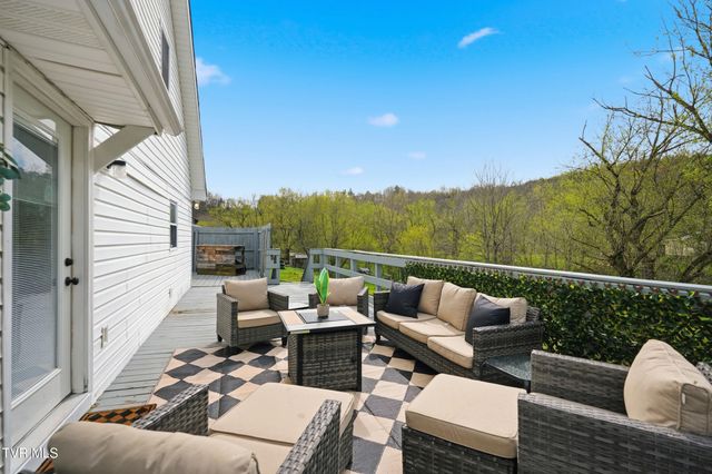 138 Luttie Banner Drive, Castlewood, VA 24224