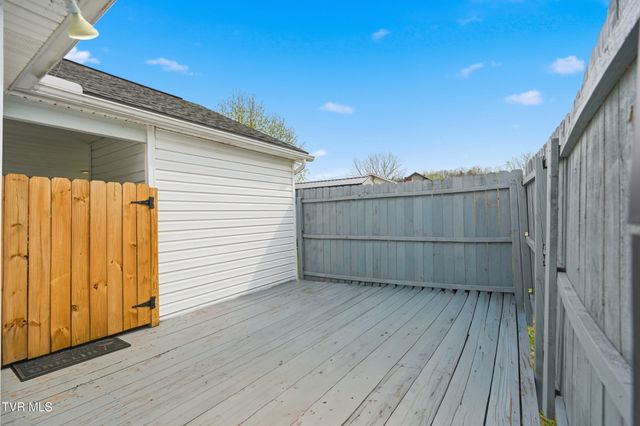 138 Luttie Banner Drive, Castlewood, VA 24224