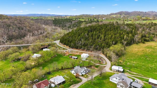 138 Luttie Banner Drive, Castlewood, VA 24224