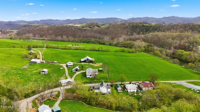 138 Luttie Banner Drive, Castlewood, VA 24224