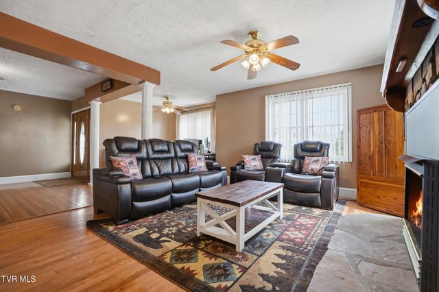 138 Luttie Banner Drive, Castlewood, VA 24224