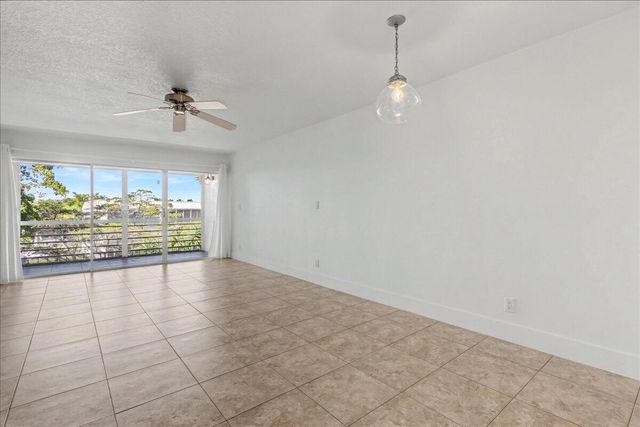 765 Jeffery Street 1-301, Boca Raton, FL 33487