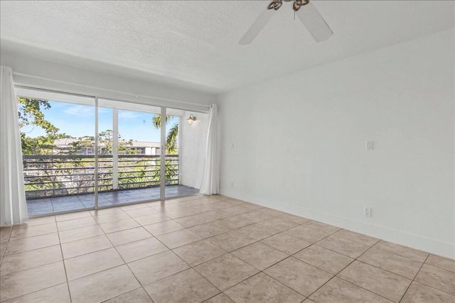 765 Jeffery Street 1-301, Boca Raton, FL 33487