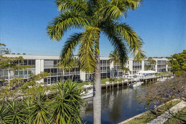 765 Jeffery Street 1-301, Boca Raton, FL 33487