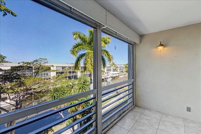 765 Jeffery Street 1-301, Boca Raton, FL 33487