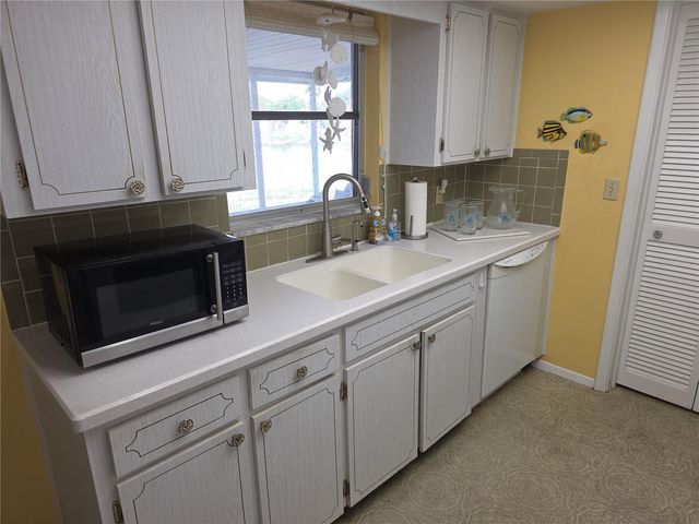 7207 ASHWOOD DRIVE, Port Richey, FL 34668