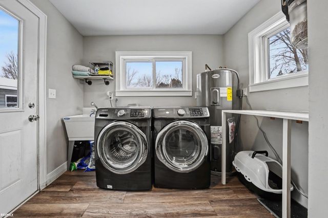 45800 Hull Rd Road, Van Buren Twp, MI 48111