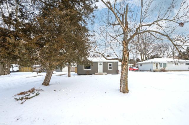 45800 Hull Rd Road, Van Buren Twp, MI 48111