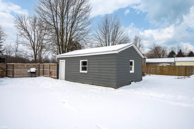 45800 Hull Rd Road, Van Buren Twp, MI 48111