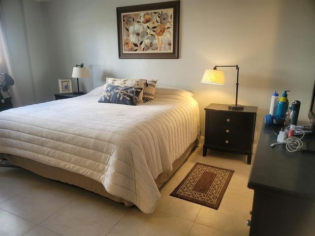 3000 S Ocean Drive 302, Hollywood, FL 33019