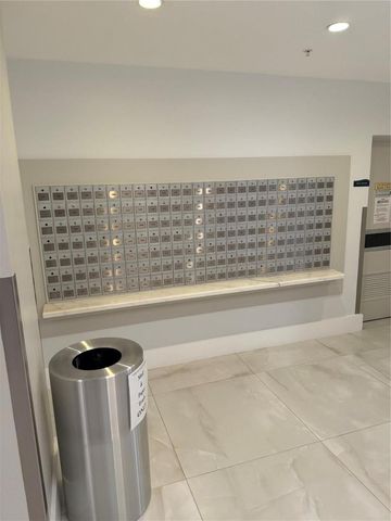 3000 S Ocean Drive 302, Hollywood, FL 33019