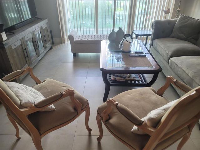 3000 S Ocean Drive 302, Hollywood, FL 33019
