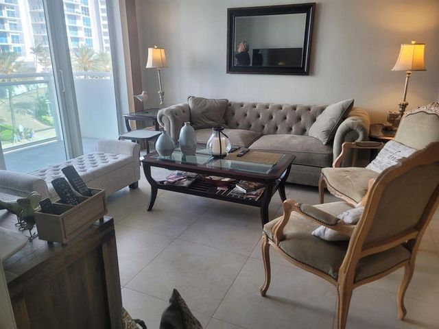 3000 S Ocean Drive 302, Hollywood, FL 33019