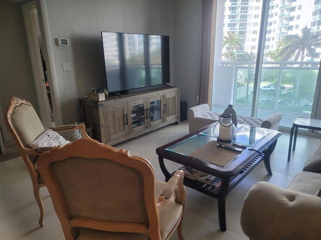 3000 S Ocean Drive 302, Hollywood, FL 33019