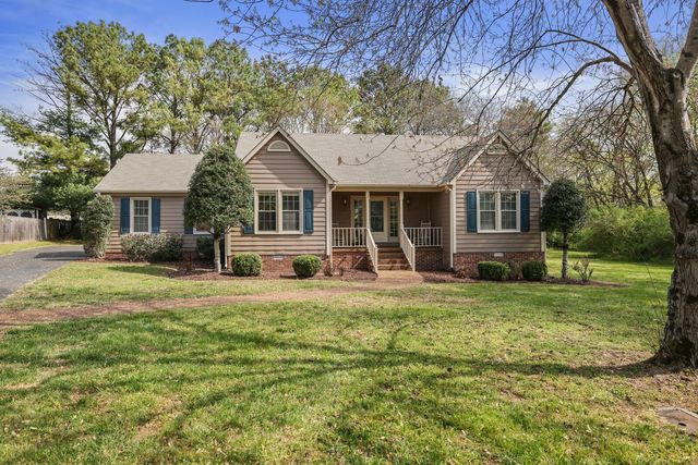 1408 Spainwood Dr, Columbia, TN 38401