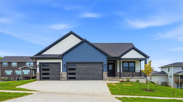 604 Rock Ridge Rd, Tiffin, IA 52340