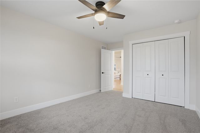 604 Rock Ridge Rd, Tiffin, IA 52340