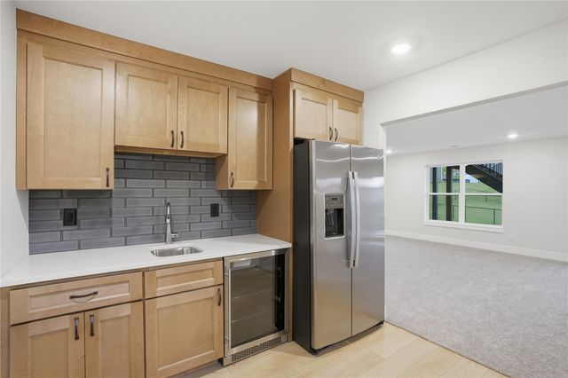 604 Rock Ridge Rd, Tiffin, IA 52340
