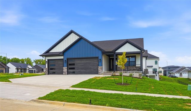 604 Rock Ridge Rd, Tiffin, IA 52340