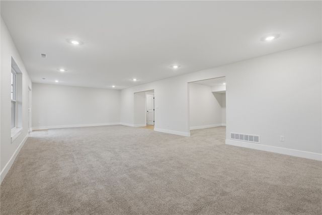 604 Rock Ridge Rd, Tiffin, IA 52340