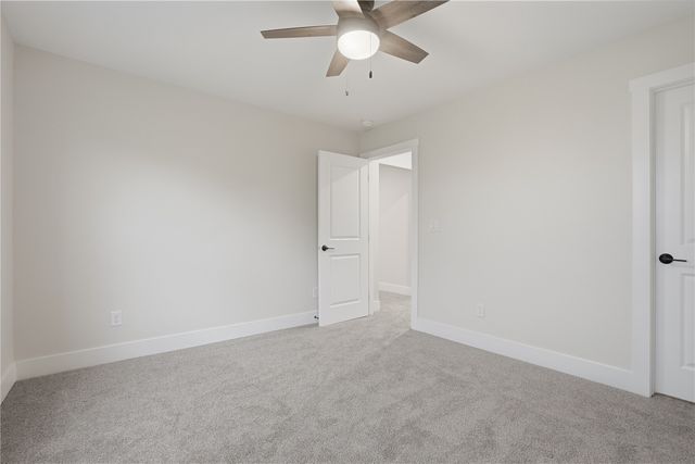 604 Rock Ridge Rd, Tiffin, IA 52340