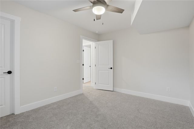604 Rock Ridge Rd, Tiffin, IA 52340