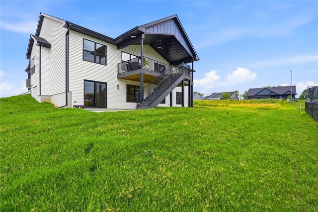 604 Rock Ridge Rd, Tiffin, IA 52340