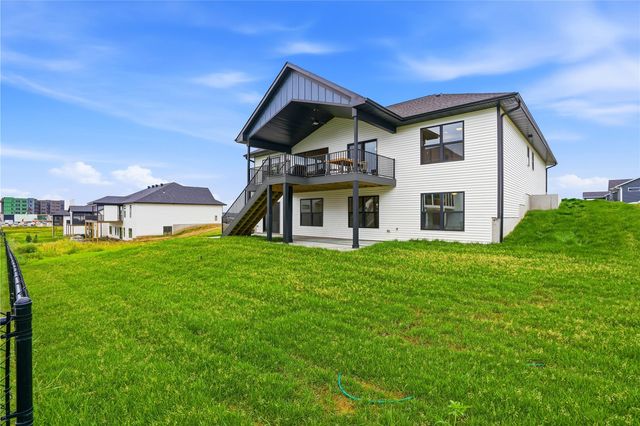 604 Rock Ridge Rd, Tiffin, IA 52340