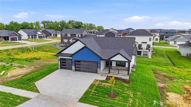 604 Rock Ridge Rd, Tiffin, IA 52340
