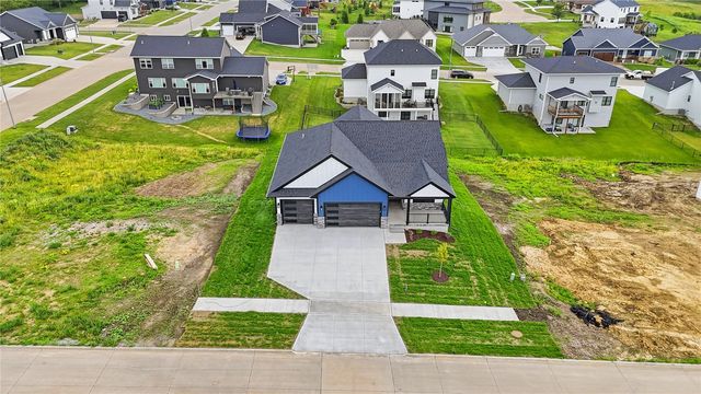 604 Rock Ridge Rd, Tiffin, IA 52340