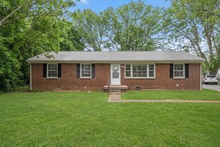 756 Ridgelawn Pl, Tullahoma, TN 37388