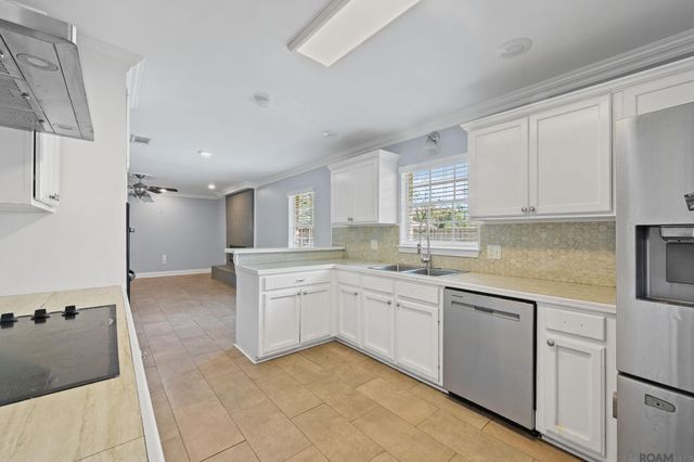 3466 Nelson St, Zachary, LA 70791