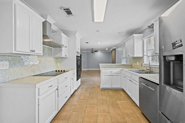 3466 Nelson St, Zachary, LA 70791