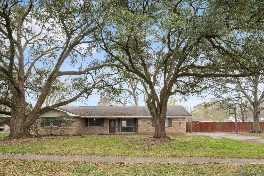 3466 Nelson St, Zachary, LA 70791