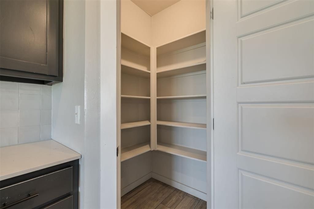 Image 23 of property listing at 409 Carlow Way, Yukon, OK 73099