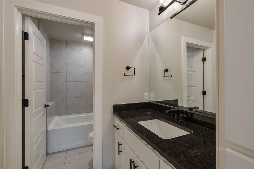 Image 44 of property listing at 409 Carlow Way, Yukon, OK 73099
