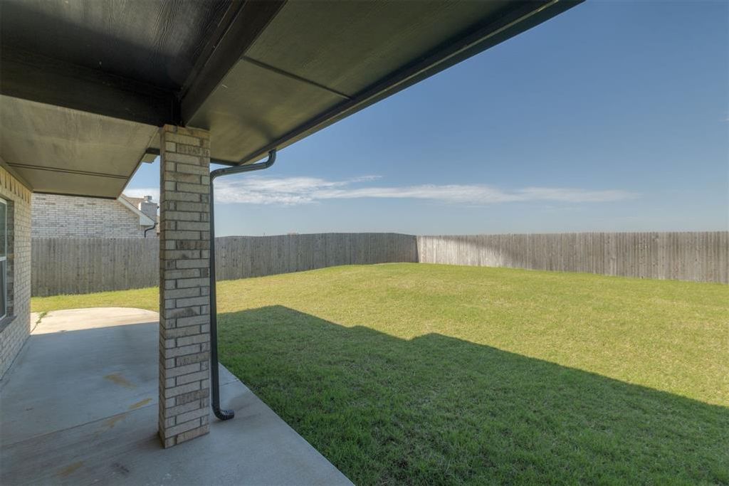 Image 49 of property listing at 409 Carlow Way, Yukon, OK 73099