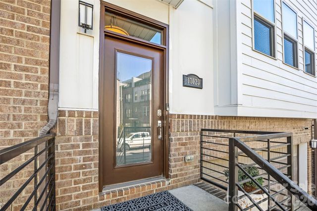 17023 Soho Drive, Charlotte, NC 28204