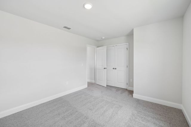 112 Dahlia Dr, La Vergne, TN 37086