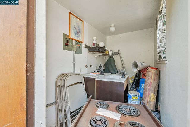 4794 Blum Rd, Martinez, CA 94553