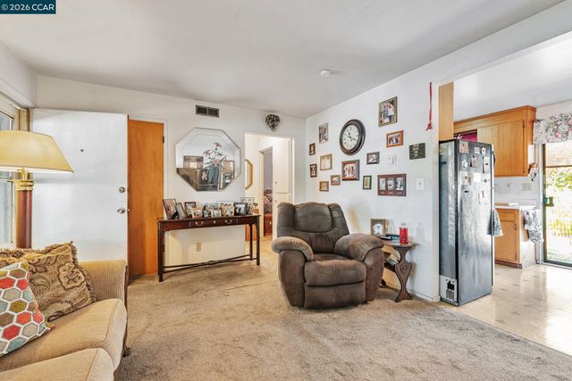 4794 Blum Rd, Martinez, CA 94553