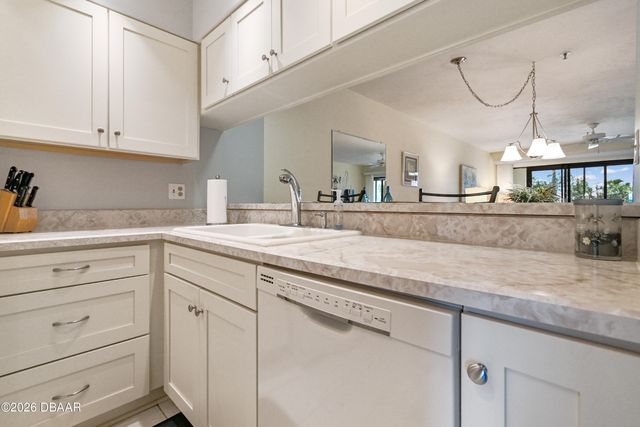 466 Bouchelle Dr Apt 104, New Smyrna Beach, FL 32169