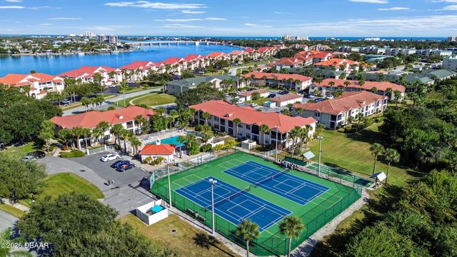 466 Bouchelle Dr Apt 104, New Smyrna Beach, FL 32169