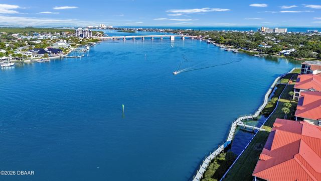 466 Bouchelle Dr Apt 104, New Smyrna Beach, FL 32169