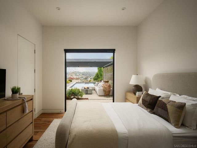 326 S Nardo, Solana Beach, CA 92075