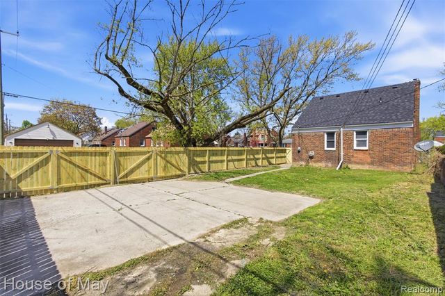 14000 Bringard Drive, Detroit, MI 48205