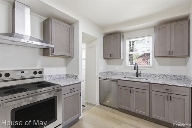 14000 Bringard Drive, Detroit, MI 48205